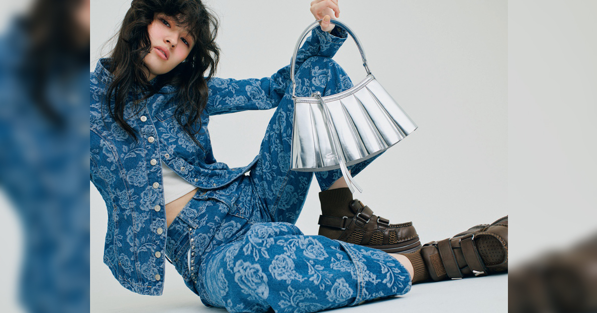 【2026春トレンド】一発でシャレ見え!今年っぽデニムは“柄”で差をつけて | ViVi 【2026春トレンド】一発でシャレ見え!今年っぽデニムは“柄”で差をつけて | ViVi