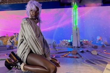 アノック・ヤイ独占インタビュー：死の淵からの生還と、彼女を救ったセルフケアの真理 | Vogue Japan