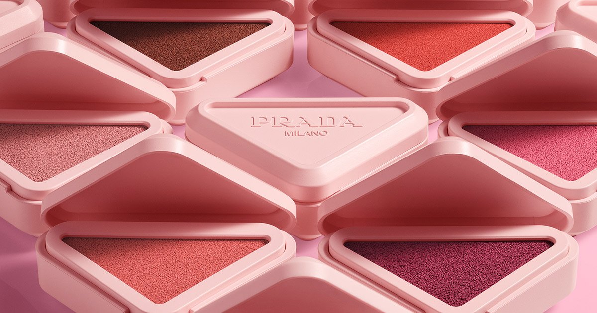 プラダ ビューティから新感覚マルチユースチーク「プラダ タッチ」が誕生! 透けるような血色感が長時間続く【夏新色コスメ2026】 | 集英社の美容総合メディア『MAQUIA(マキア)』公式サイト プラダ ビューティから新感覚マルチユースチーク「プラダ タッチ」が誕生! 透けるような血色感が長時間続く【夏新色コスメ2026】 | 集英社の美容総合メディア『MAQUIA(マキア)』公式サイト