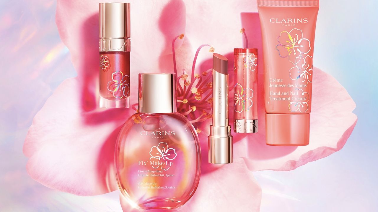 クラランスの桜インスパイアの限定コレクションで春をお出迎え | Vogue Japan クラランスの桜インスパイアの限定コレクションで春をお出迎え | Vogue Japan