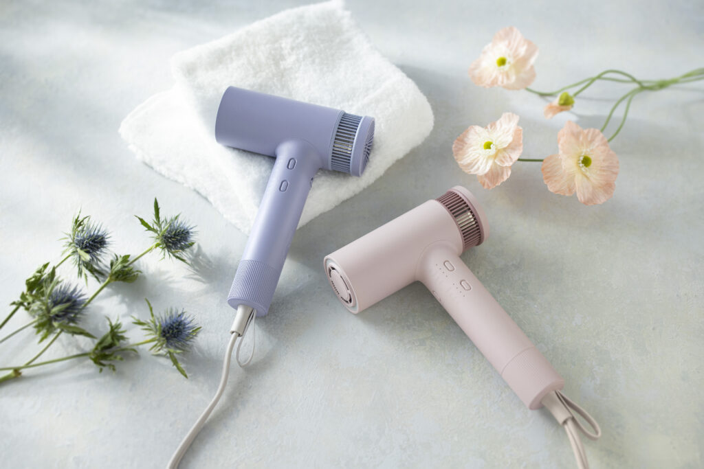 軽量・大風量とデザイン性を両立したヘアドライヤー「Karen Bloom Flow Dryer」を発売 | 美ST ONLINE
