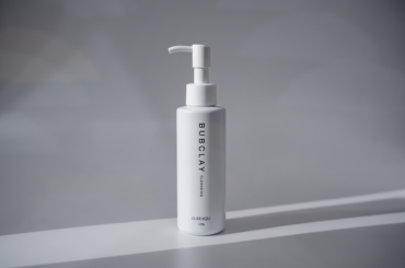 塗るだけで泡立つ。メイクや毛穴汚れを浮かせて落とす新発想クレンジング「ルリーク バブクレイ クレンジング」発売 | 美ST ONLINE