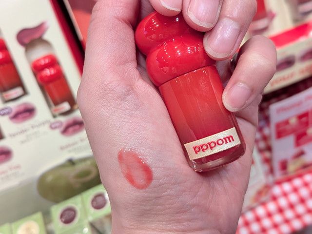 pppom プランプポップグロス スウォッチ