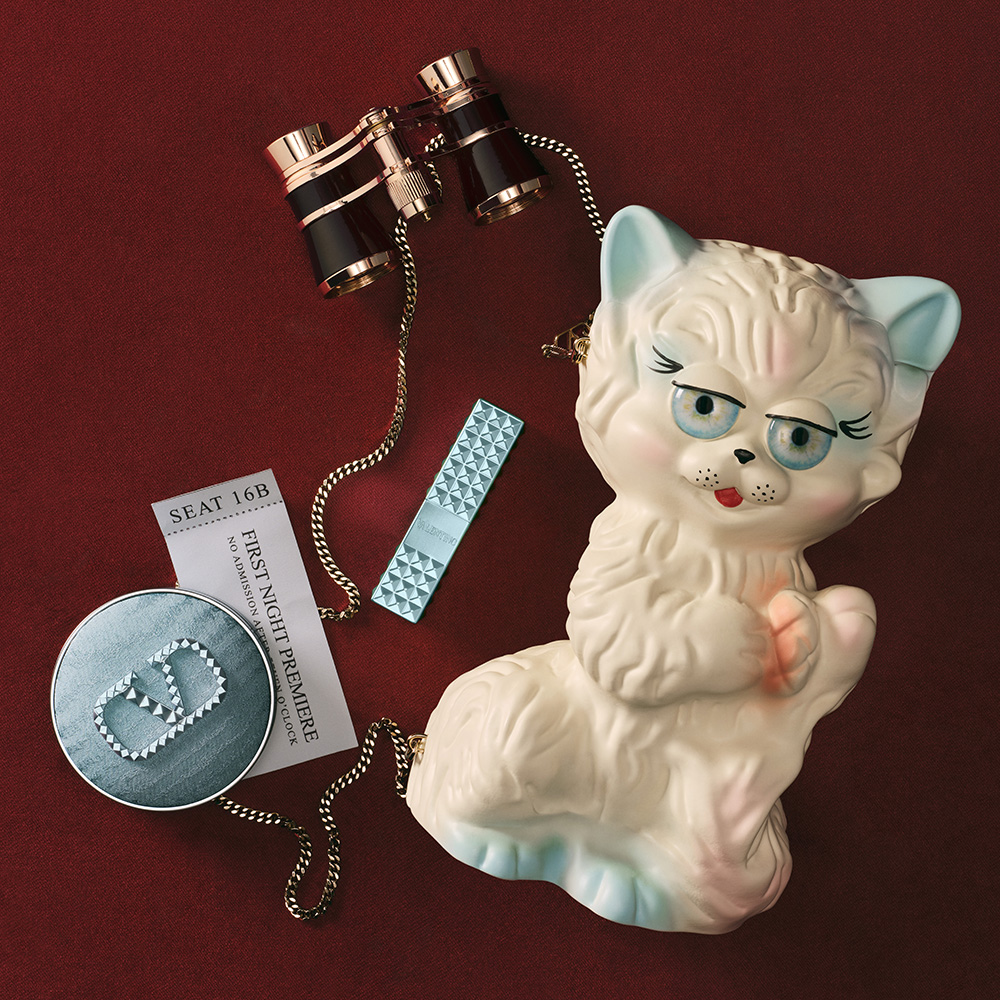 VALENTINO BEAUTYがクッションファンデーションとリップスティックのスカイブルーパッケージを数量限定で発売！