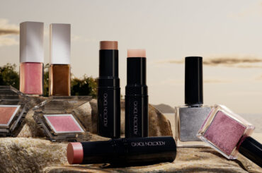 トム フォード ビューティ新作は煌めく“ゴールデンアワー”から着想！ 多幸感×色香をテーマにとっておきの夏を過ごして【夏新色コスメ2026】 | 集英社の美容総合メディア『MAQUIA（マキア）』公式サイト