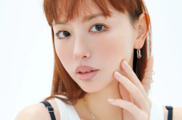 【令和版・平成メイク】ヌーディーリップは「白み系」から「白みピンク」にアップデート！ イガリシノブさんが指南 | TRILL【トリル】