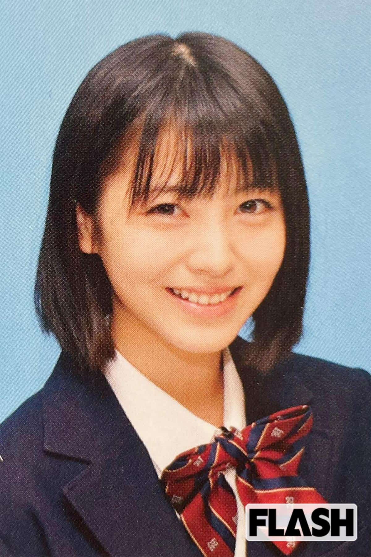 芸能コースに通った高校の卒業アルバムでは、すっかり一流女優の顔になっている