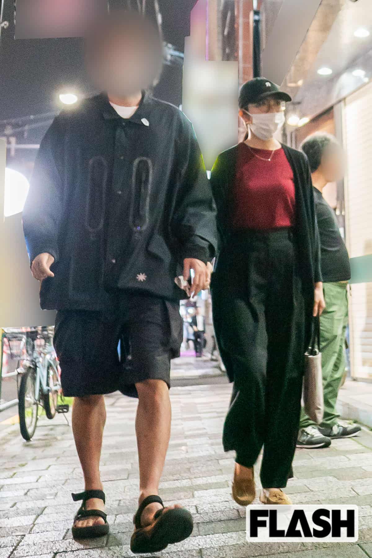 “ミスター慶應”彼氏と居酒屋に向かう日比麻音子アナ（写真・久保貴弘）
