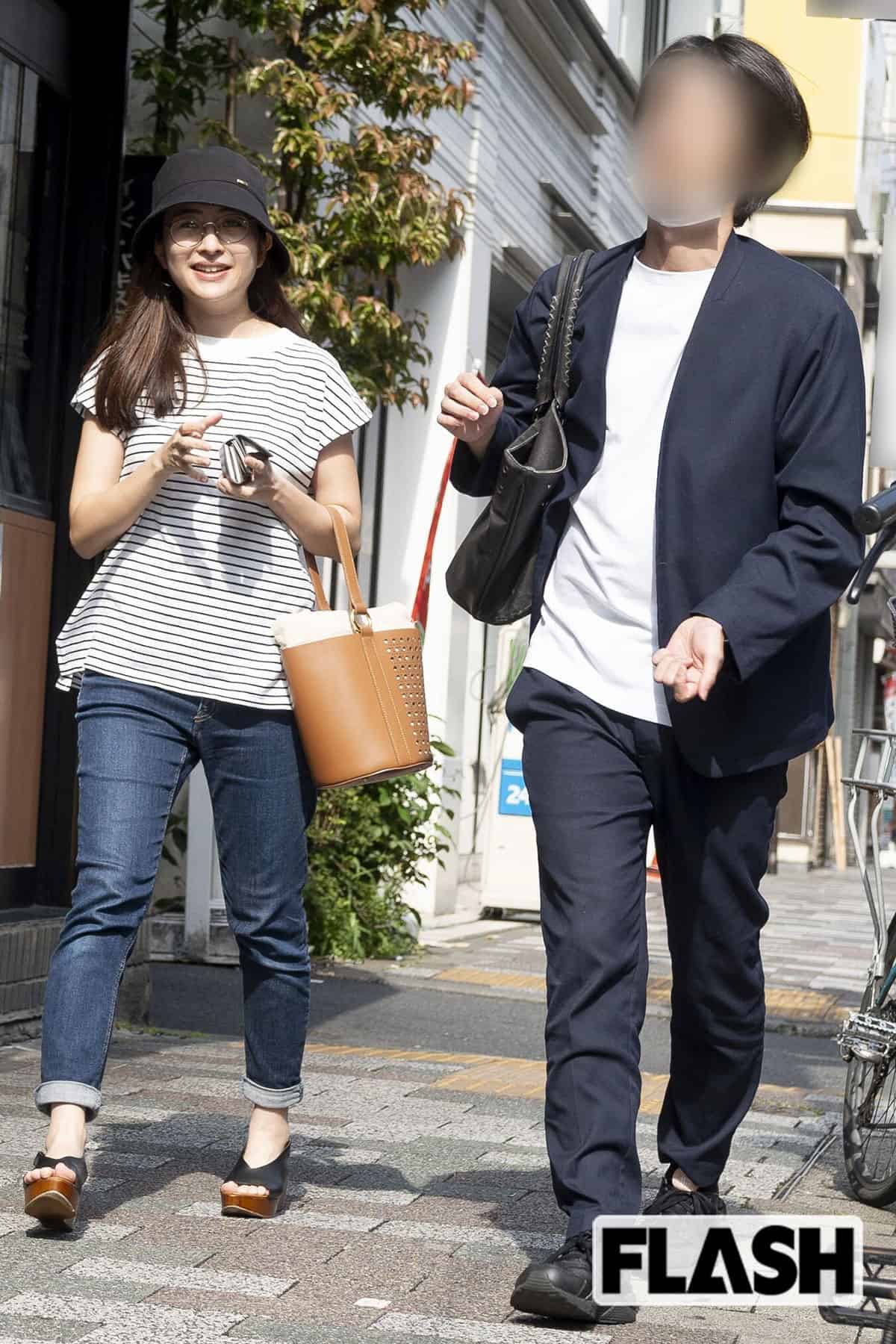 店でカレと合流し、昼食でカレーを平らげた日比麻音子アナと“ミスター慶應”彼氏