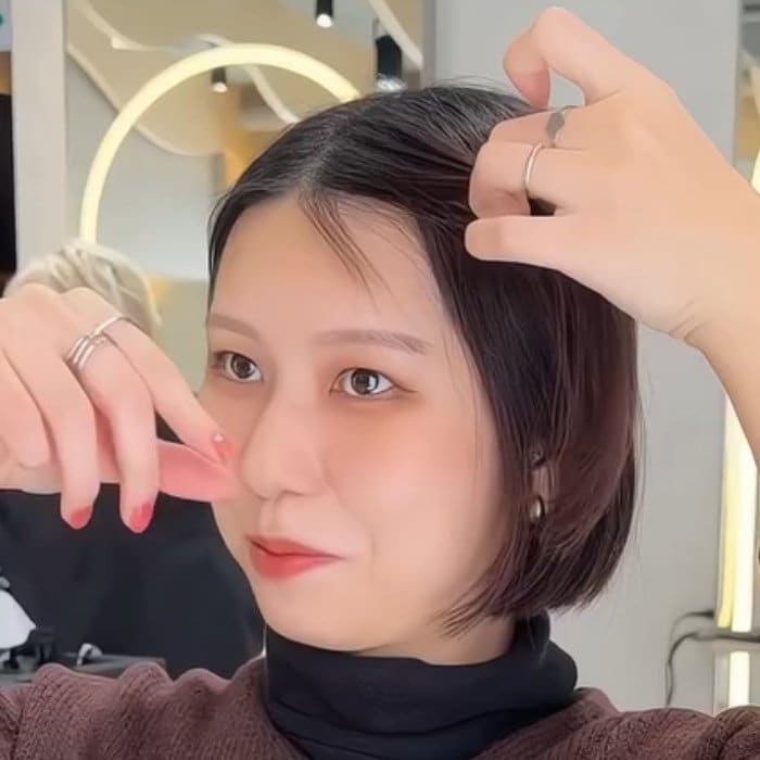 【大変身】「抜け毛を経て生えてきた短すぎる前髪」に悩む女性がハンサムショートで大胆イメチェン！アフターに「良いです」と晴れやかな笑顔