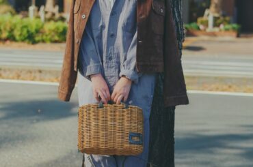 ゆったりジャンプスーツはフリルシャツでガーリーなマインドを入れよう【FUDGE 3月号連動企画-FUDGEガールの基本4スタイル | DAY 12】 | FUDGE FRIEND | ファッション