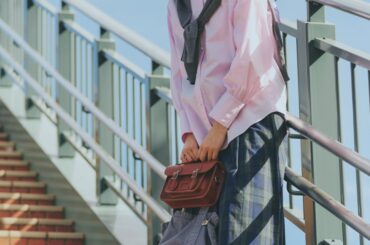 ほどよくゆったりなピンクシャツは、ガーリーに着よう【FUDGE 3月号連動企画-FUDGEガールの基本4スタイル | DAY 16】 | FUDGE FRIEND | ファッション