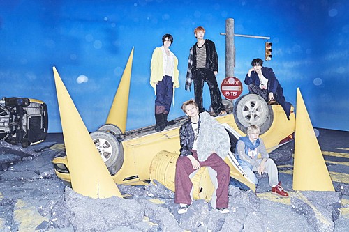 TOMORROW X TOGETHER、コンセプトフォト「HUNGER」で“原始的な飢え”を爽やかに表現 | エンタメOVO(オーヴォ) TOMORROW X TOGETHER、コンセプトフォト「HUNGER」で“原始的な飢え”を爽やかに表現 | エンタメOVO(オーヴォ)