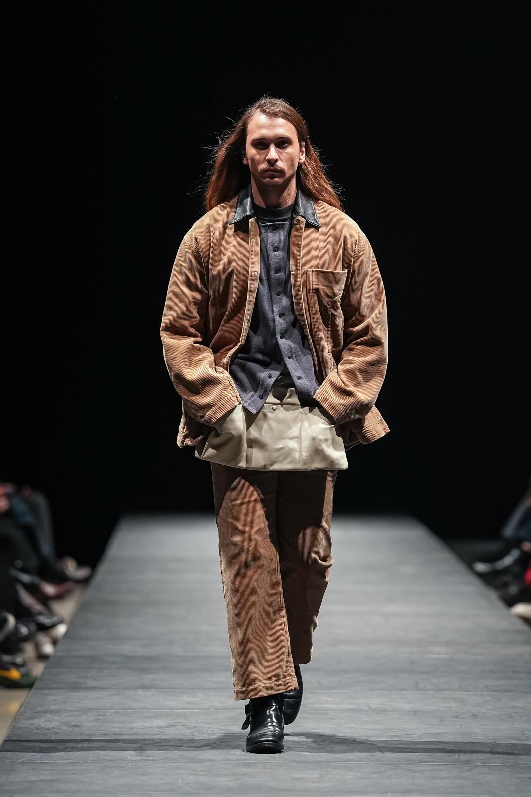 マツフジ 2026-27年秋冬コレクション - 社会を生き抜く人々の静かな強さと美しさ｜写真33