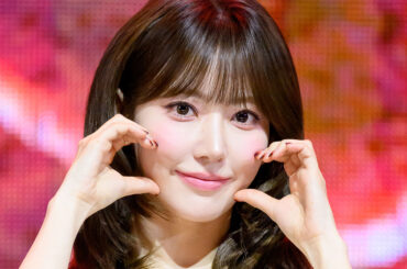 宮脇咲良　総額250万円超の高級アクセサリーを披露…HKT48から渡韓で築いた世界的アイドルの座 | Smart FLASH/スマフラ[光文社週刊誌]