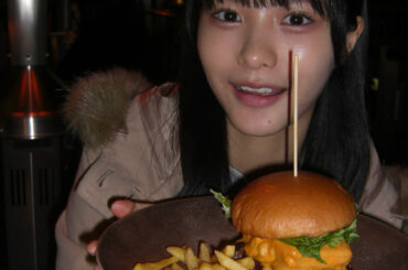 中川 智尋 2026/3/04 大きな口を開けて食べていても好きでいてくれる？ こんにちは長崎県出身 18さい四期生の中川智尋です 今年の目標の中のひとつ、自分の顔よ...