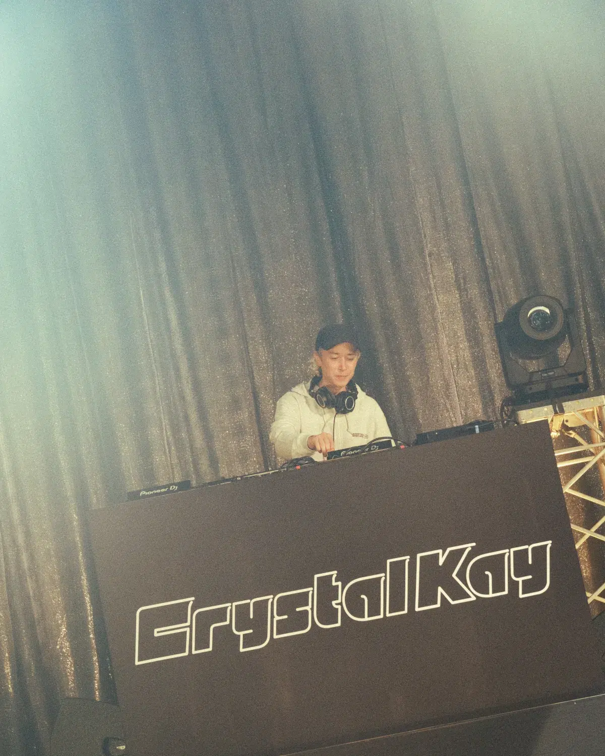 【Crystal Kay】2/26に生誕40周年を迎えたCrystal Kayの誕生日パーティーライブ『Birštonas presents CK BIRTHDAY BASH LEVEL 40』開催！EXILE SHOKICHI、Zeebra、金城碧海(JO1)ら豪華ゲストが多数登場！JIMMY＆WEESAを客演に迎えた新曲「TWO TWO SIX」を初披露！！