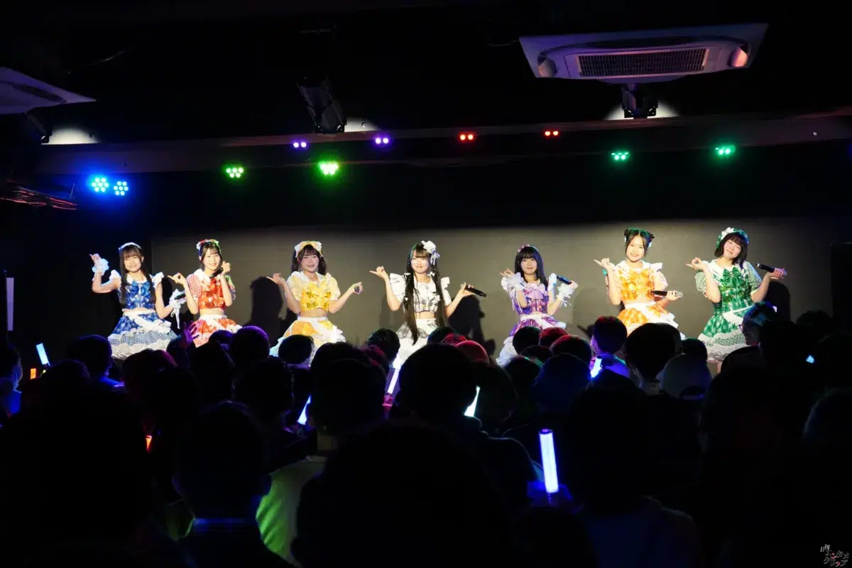 平均年齢14歳の7人組アイドル「チキータ」が結成1周年！ 超満員の渋谷で新衣装＆新曲を初披露