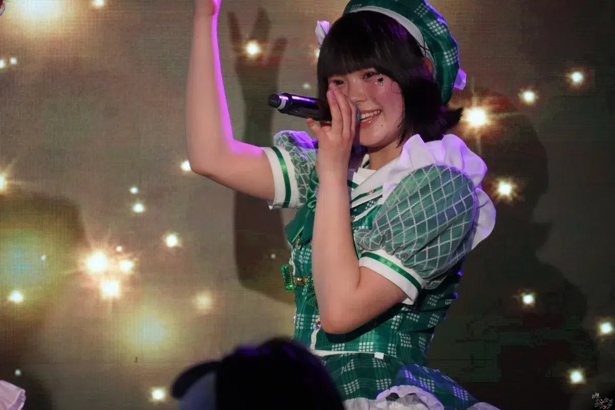 平均年齢14歳の7人組アイドル「チキータ」が結成1周年！ 超満員の渋谷で新衣装＆新曲を初披露