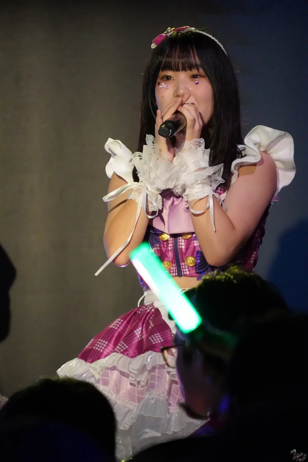 平均年齢14歳の7人組アイドル「チキータ」が結成1周年！ 超満員の渋谷で新衣装＆新曲を初披露