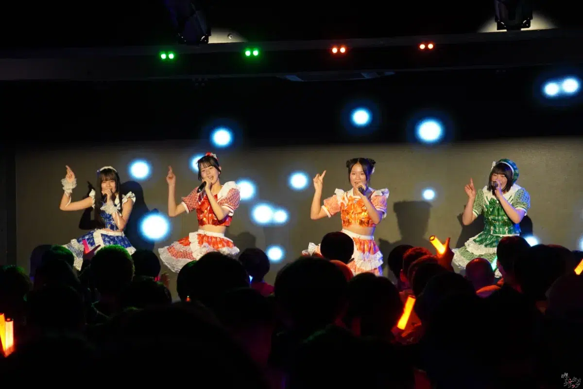 平均年齢14歳の7人組アイドル「チキータ」が結成1周年！ 超満員の渋谷で新衣装＆新曲を初披露