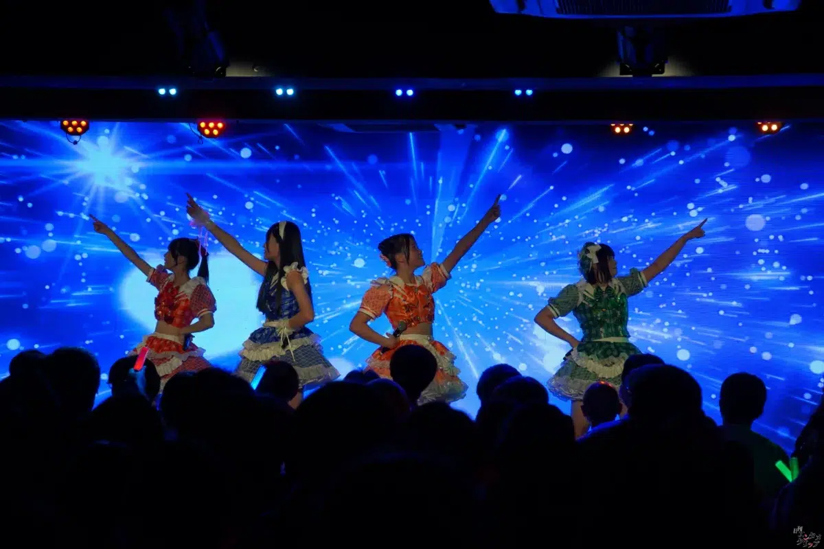 平均年齢14歳の7人組アイドル「チキータ」が結成1周年！ 超満員の渋谷で新衣装＆新曲を初披露