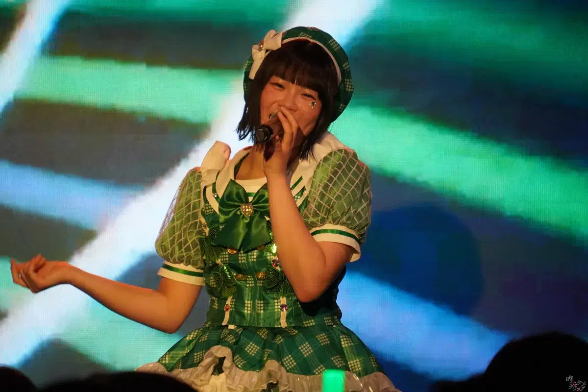 平均年齢14歳の7人組アイドル「チキータ」が結成1周年！ 超満員の渋谷で新衣装＆新曲を初披露