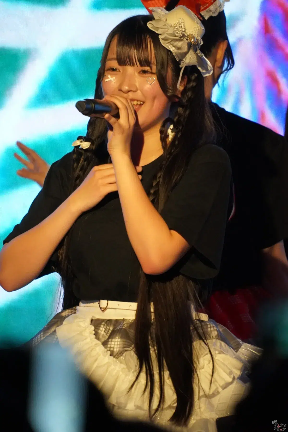 平均年齢14歳の7人組アイドル「チキータ」が結成1周年！ 超満員の渋谷で新衣装＆新曲を初披露