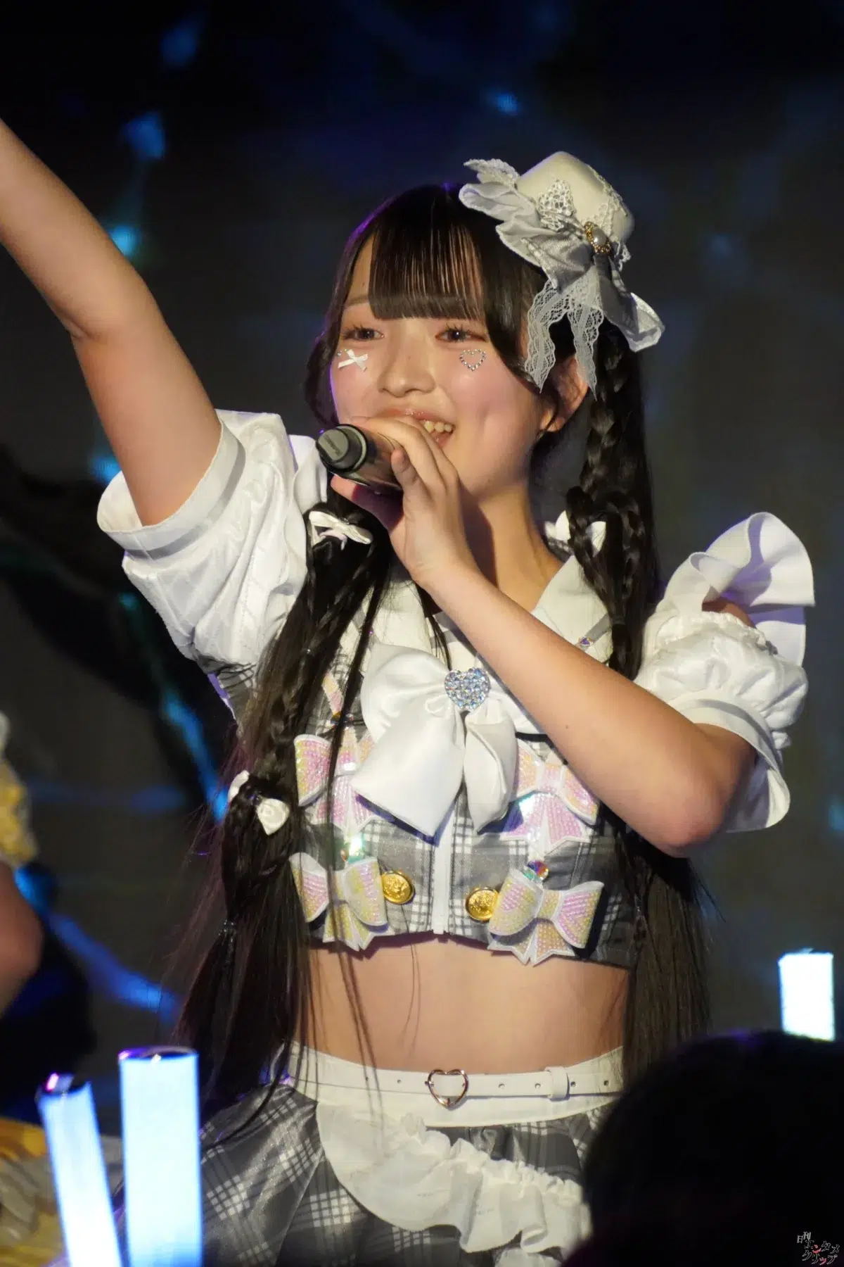 平均年齢14歳の7人組アイドル「チキータ」が結成1周年！ 超満員の渋谷で新衣装＆新曲を初披露