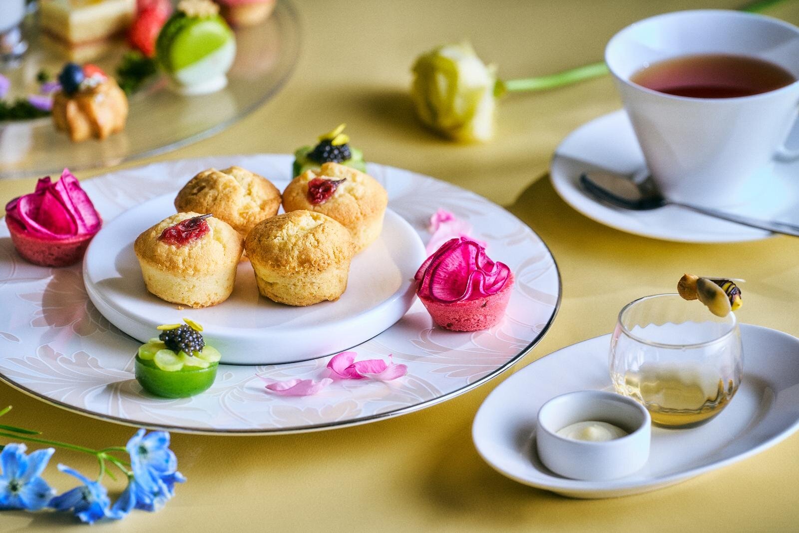 フラワーガーデン着想アフタヌーンティーがザ・プリンスギャラリー 東京紀尾井町で、花ケーキ＆蝶の飴細工｜写真4