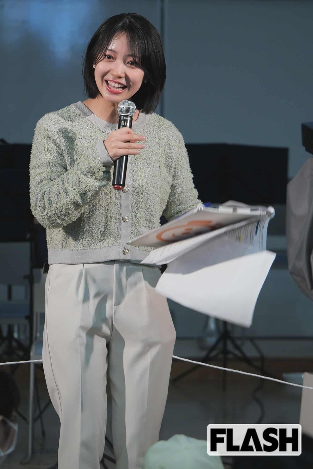 子供たちとやり取りをする高崎春アナ