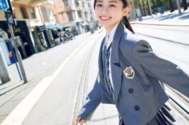 川﨑桜（乃木坂46）、1st写真集「エチュード」裏表紙公開 - TOWER RECORDS ONLINE