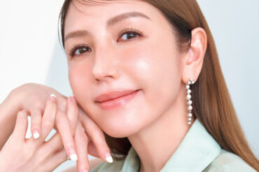 【奇跡の50歳】モデル美香さんが伝授！即・若見え全身オイル美容術 | 美ST ONLINE