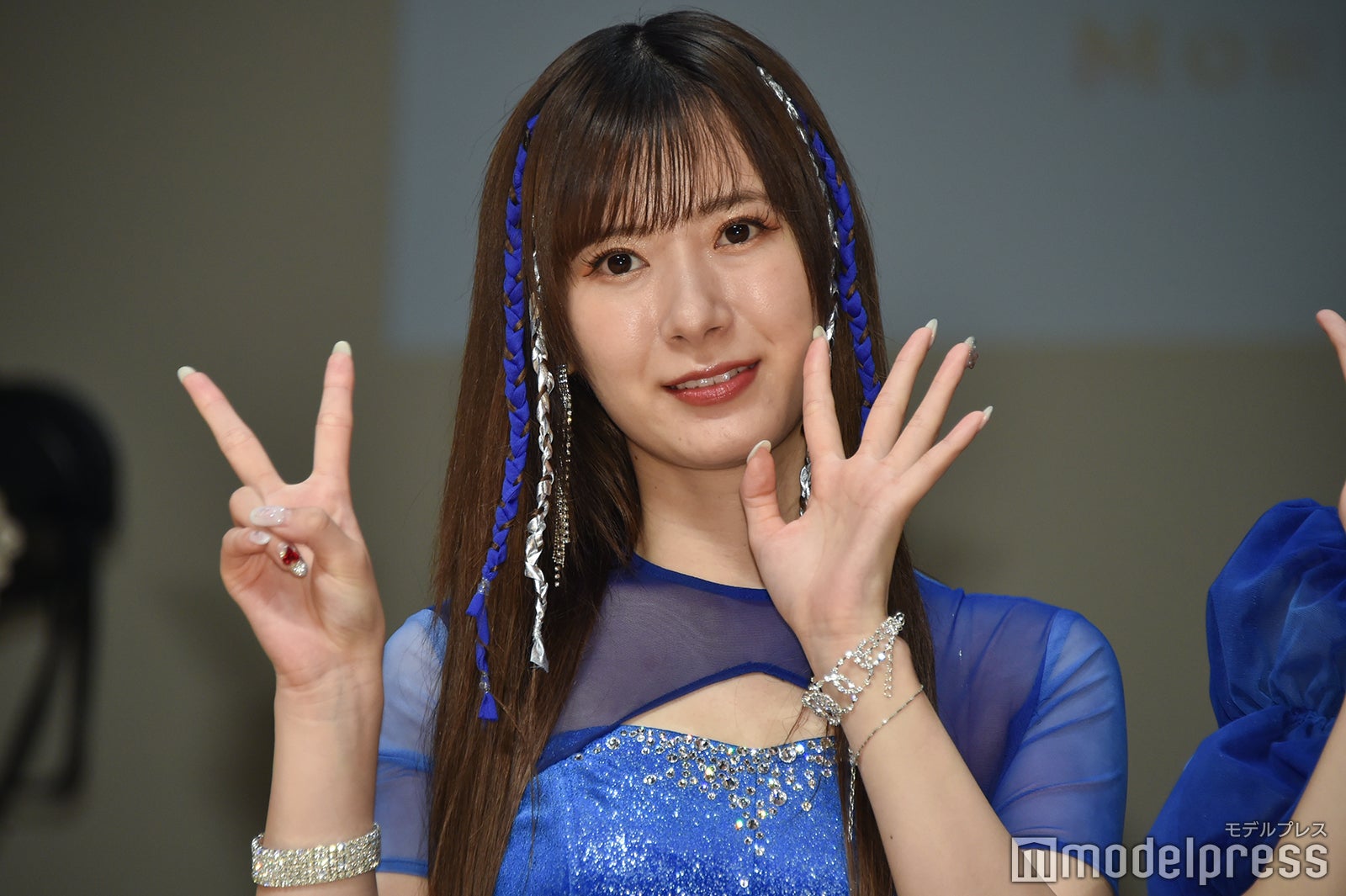 元モー娘。生田衣梨奈、“別人級”金髪&ド派手メイクのギャル姿にファン衝撃「誰かと思った」「似合うのすごい」 – モデルプレス 元モー娘。生田衣梨奈、美脚際立つミニスカ衣装公開「脚の長さレベチ」「大人っぽい」の声