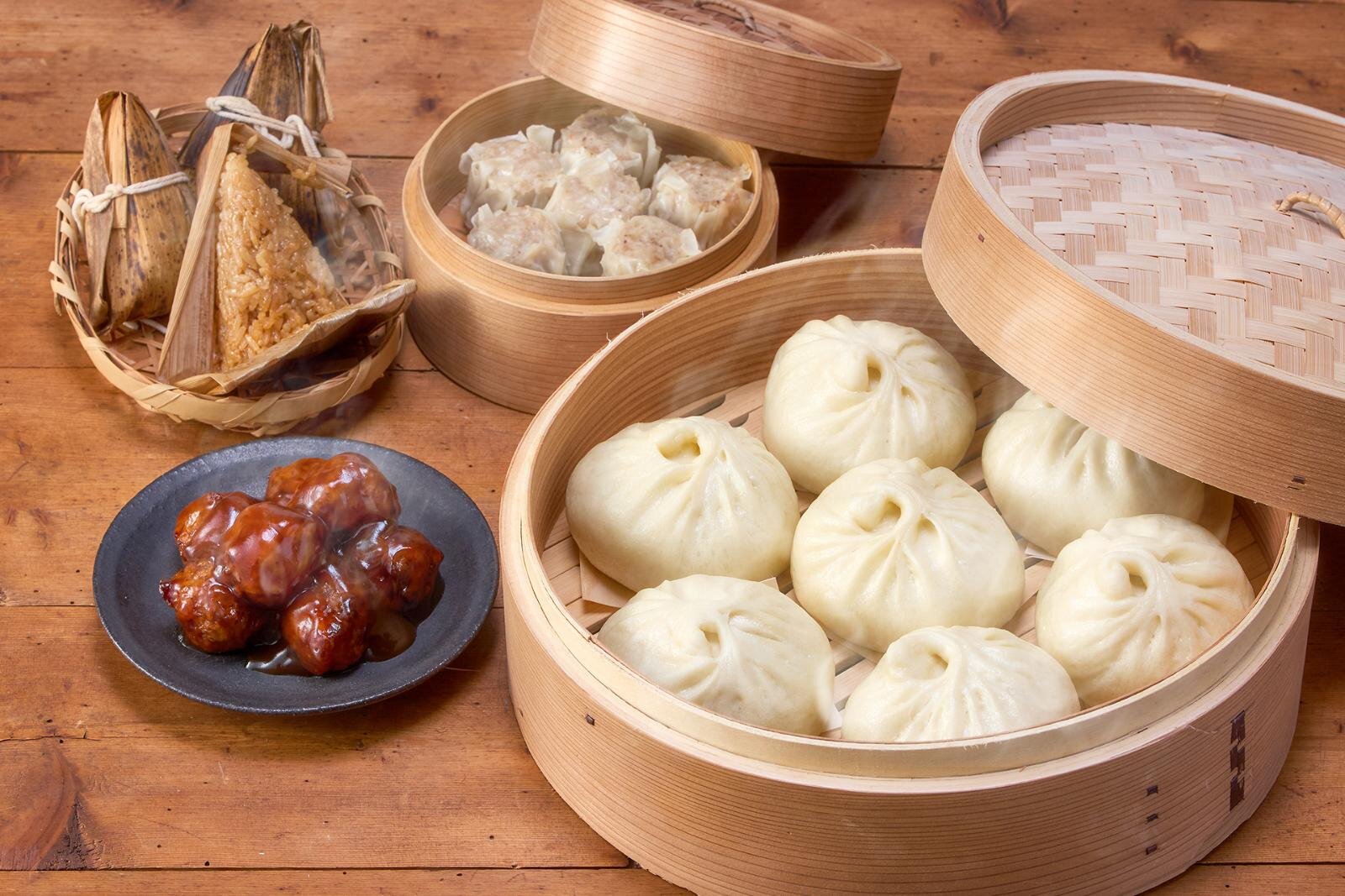 「551 蓬莱」の味を受け継ぐ豚饅専門店「羅家 東京豚饅」大井町トラックスに“イートイン併設”で開業｜写真1