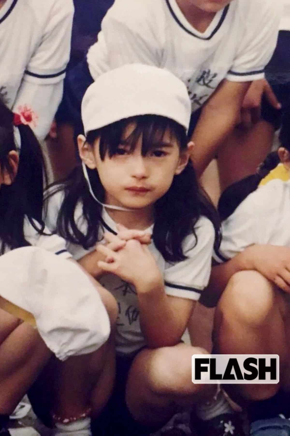 5歳「持久走大会後、キツすぎて大号泣した直後の写真です。このころから運動は大の苦手でした…」。生粋の文化系らしさを感じさせる