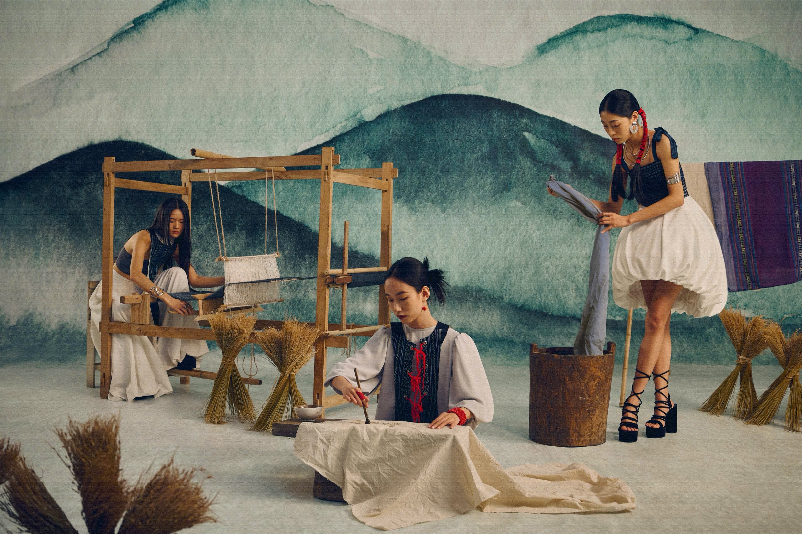 Các thiết kế của Ngọc Duyên luôn khai thác chất liệu thổ cẩm và văn hóa bản địa để sáng tạo nên những trang phục vừa truyền thống, vừa hiện đại. z7592497137402-332a6037a23c8696f70afced91100044.jpg