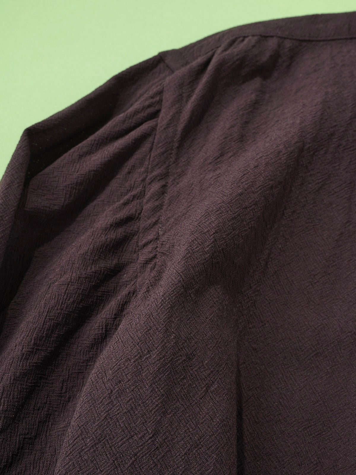 オシャレな人が買ってよかった「プロダクト トゥエルブ」のシャツ Techno Wool ／Namonaki Shirtの素材感