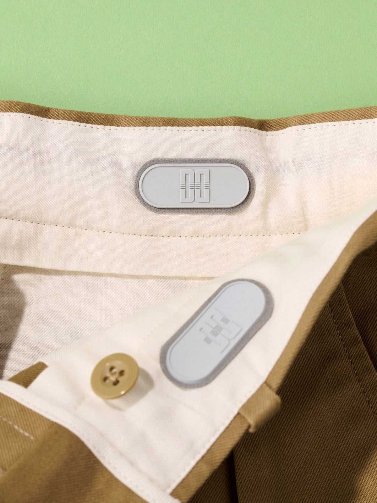 オシャレな人が買ってよかった「DAKS」×「Scye」のコラボパンツ／DAKS TOP Trousers Chinのウエスト裏