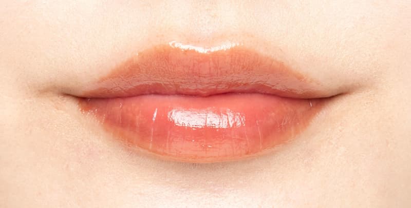 グラッシーボムティント　BE01 ヌーディヌード