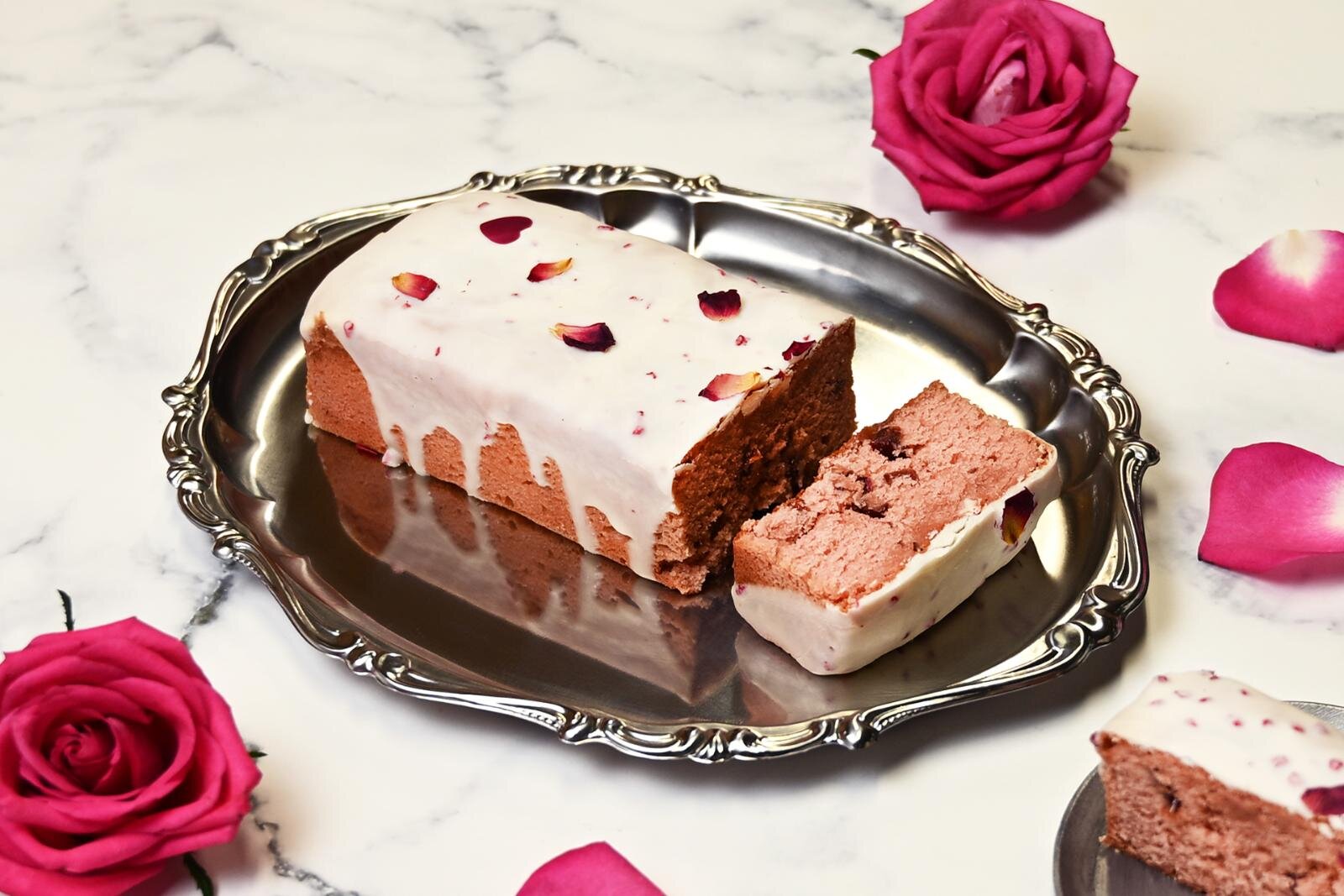 「ローズのパウンドケーキ」2,700円