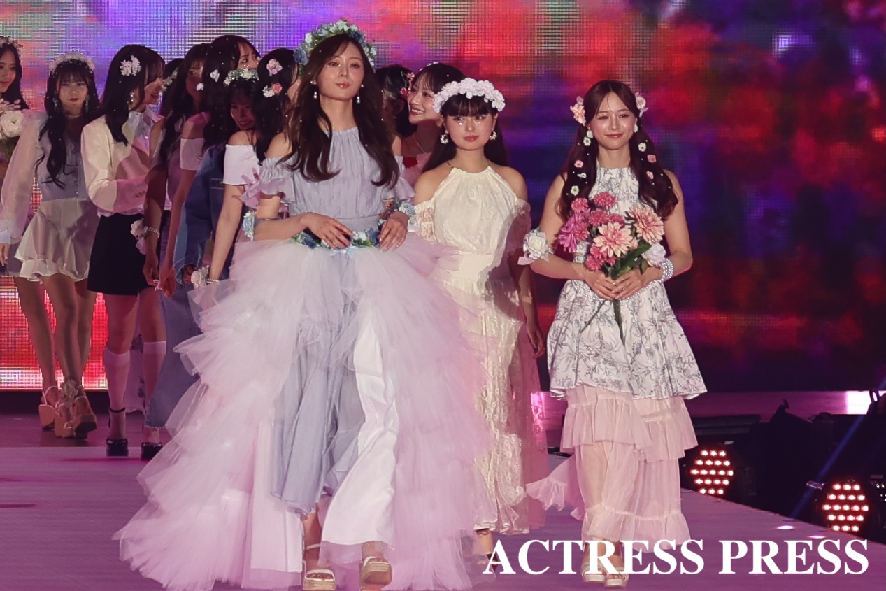 梅澤美波（乃木坂46） ／2026年4月18日、国立代々木競技場第一体育館にて開催の『Rakuten GirlsAward 2026 SPRING/SUMMER』撮影：ACTRESS PRESS編集部