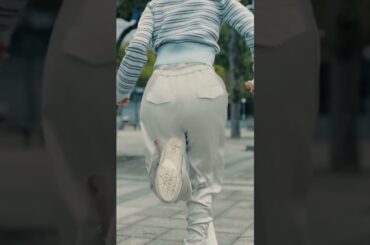 【松本穂香】ドラマ『50分間の恋人』走るシーンで“後ろ姿”に視線集中！美しいシルエットが話題