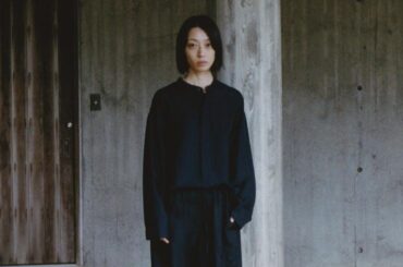 スタジオ ニコルソン関西初直営店が京都寺町にオープン、品格ある“深みネイビー”シャツ＆パンツも - ファッションプレス