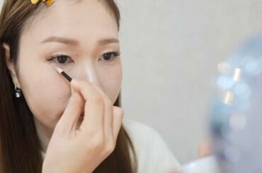 登録者47万人の「詐欺メイク」YouTuberが教えるナチュラルメイク術。卒園式はもちろん入園・入学式にも使える、泣いても崩れない実用的なテクニック 「今日のメイクも素敵ですね」の声 | LIMO | くらしとお金の経済メディア