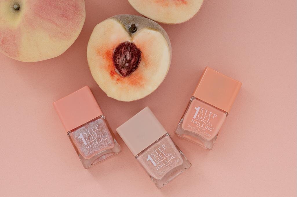 ネイルズ インク「ピーチやグアバ」着想の26年夏ネイル、“オーロラグリッター”輝くピンクなど – ファッションプレス ネイルズ インク「ピーチやグアバ」着想の26年夏ネイル、“オーロラグリッター”輝くピンクなど - ファッションプレス