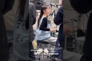 山下葉留花 金村美玖 ドラム練習中のおみくちゃん♪日向坂46『7回目のひな誕祭』