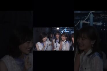 ノリノリな山下美月とそれに対応する生田絵梨花とそれに微笑む遠藤さくら #乃木坂46