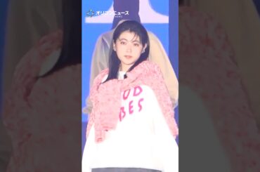 市川團十郎の長女・堀越麗禾、14歳で堂々ランウェイデビュー　#shorts