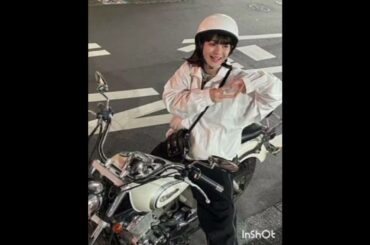 🏍️✨蒔田彩珠、海辺で爽快ツーリング姿を公開！「今日めっちゃバイク乗りっぽくない？」🌊💨